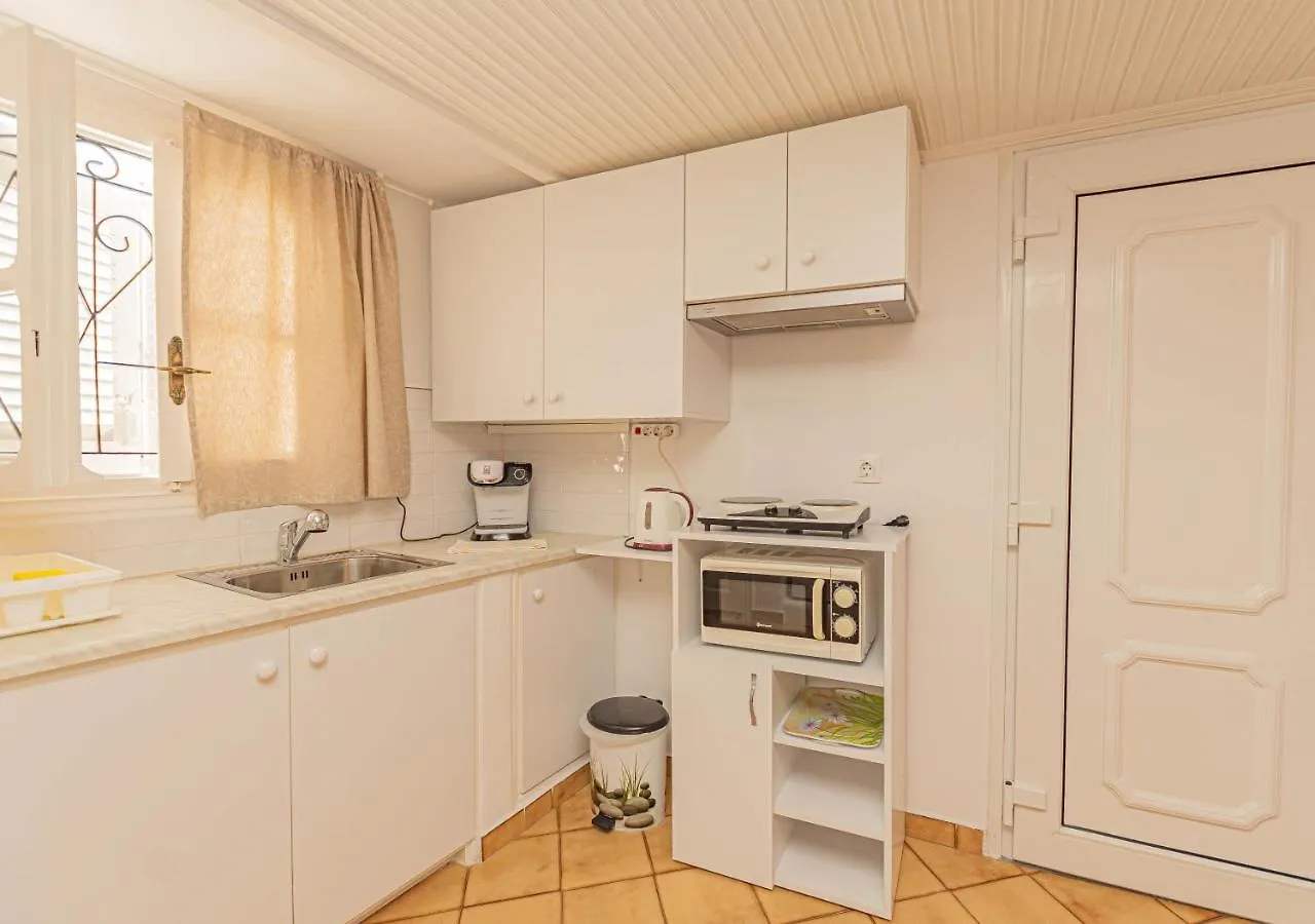 דירות Mykonos Town Anchor Αpartments 0*,  יוון
